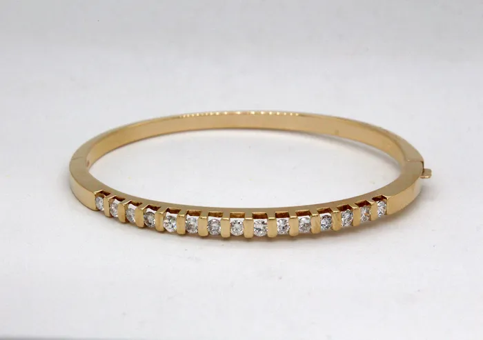 Estate 14KY 104 Cttw Diamond Bangle Bracelet FULLERS PURCHASE FROM PUBLIC Bracelets Estate 14KY 104 Cttw Diamond Bangle Bracelet FULLERS PURCHASE FROM PUBLIC Bracelets