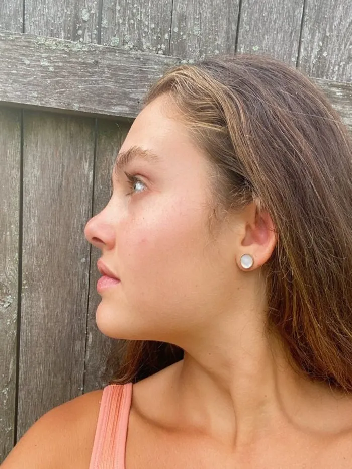 Earrings bubs sass flat pearl stud earrings