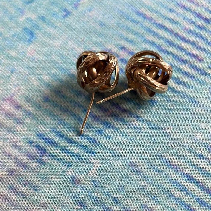 Gold Knot Earrings 10k Gold Vintage Love Vintage Paris Earrings
