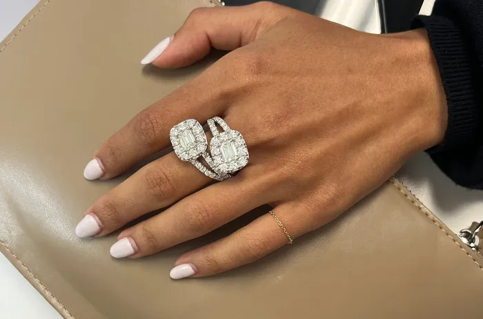 Rings Albert Hern Ring 18kt White Gold You and Me Emerald Cut and Round Diamonds