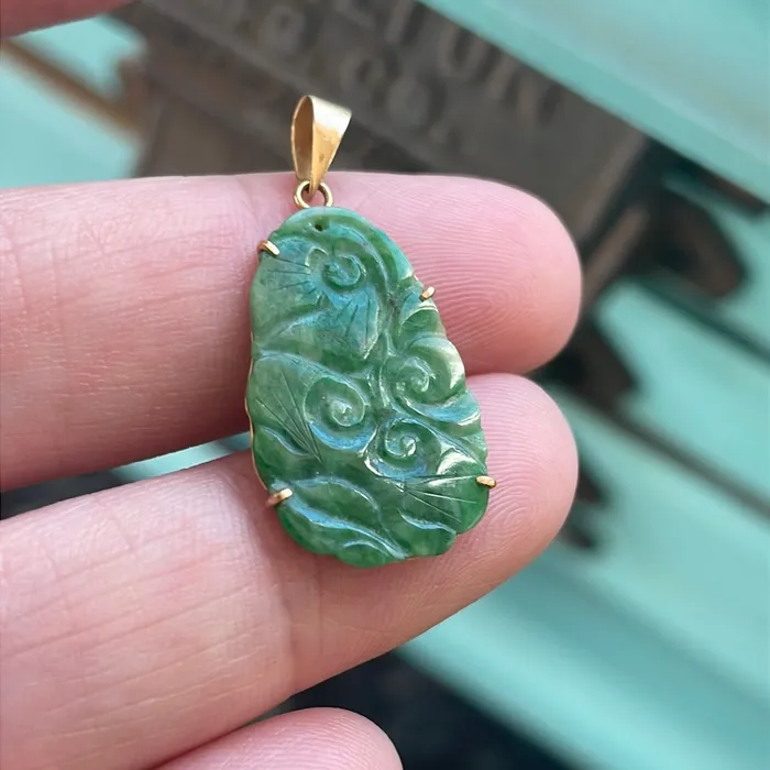 Vintage Paris Jewelry PreStyled Sets Carved Jade Pendant 14k Gold Vintage Vintage Paris Jewelry PreStyled Sets Carved Jade Pendant 14k Gold Vintage