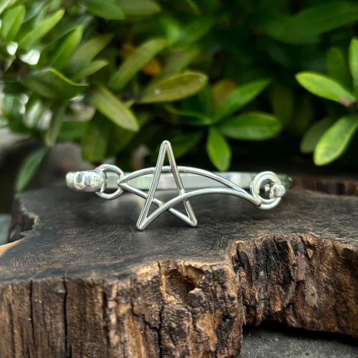 Bracelets Crucian Gold Shooting Star 3mm Latching Bracelet Bracelets Crucian Gold Shooting Star 3mm Latching Bracelet