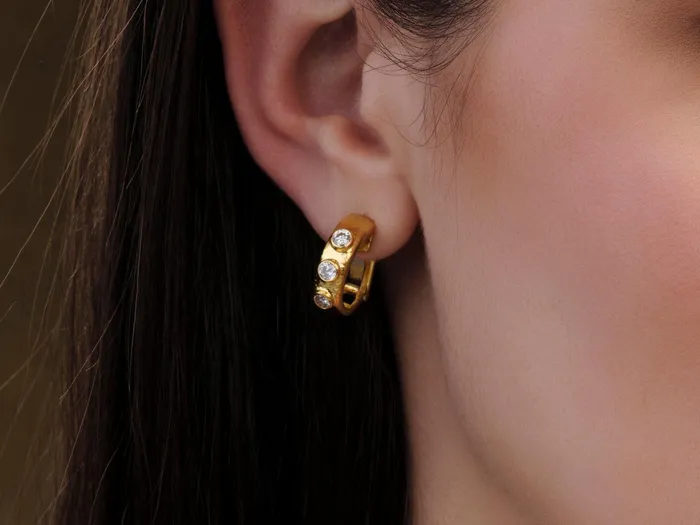 Earrings GG GOLD CLS GURHAN Hoopla Gold Diamond Huggie Hoop Earrings 5mm Wide Triple Stone Earrings GG GOLD CLS GURHAN Hoopla Gold Diamond Huggie Hoop Earrings 5mm Wide Triple Stone