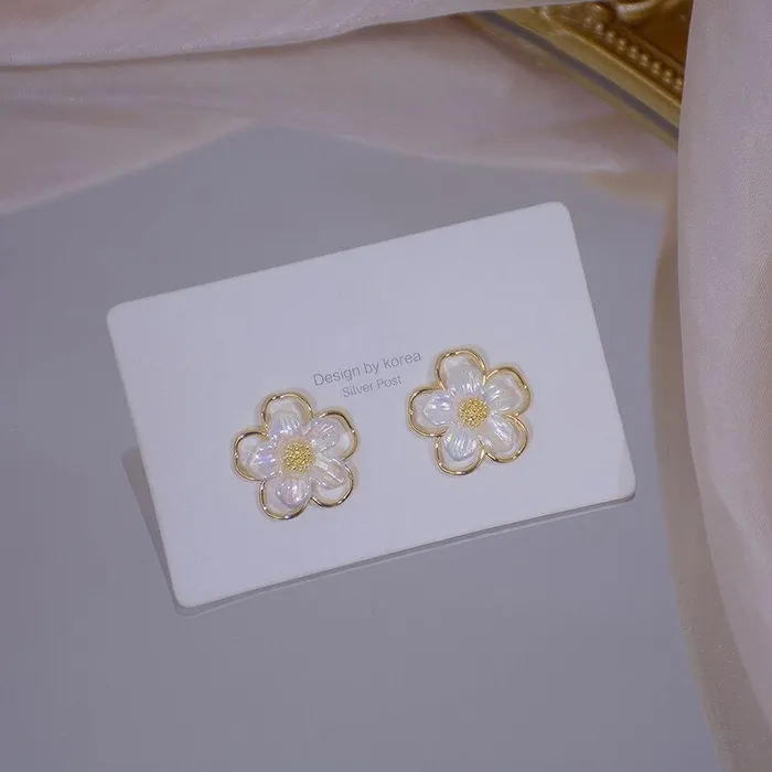Earrings White Japanese Anemone Flower Earrings UrbanVinta