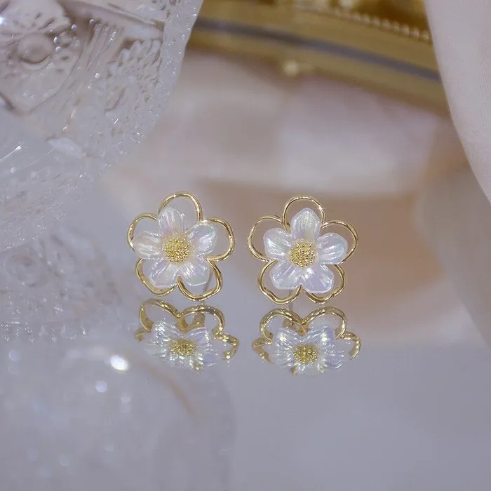 Earrings White Japanese Anemone Flower Earrings UrbanVinta