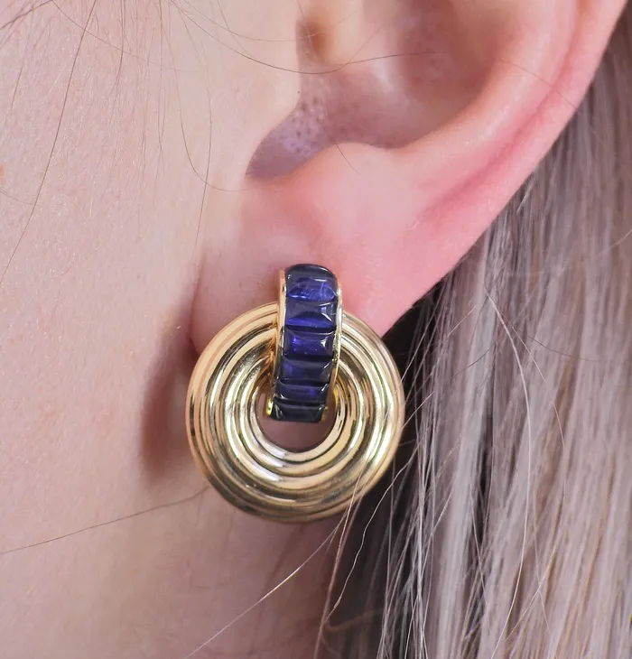 Seaman Schepps Seaman Schepps Giro Reversible Ceramic Sapphire Gold Doorknocker Earrings Earrings Seaman Schepps Seaman Schepps Giro Reversible Ceramic Sapphire Gold Doorknocker Earrings Earrings
